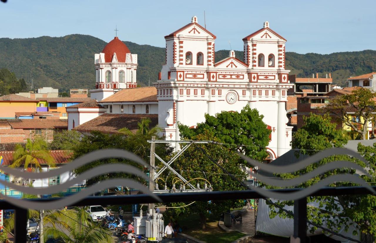 Hotel Guatatur Guatapé Eksteriør bilde