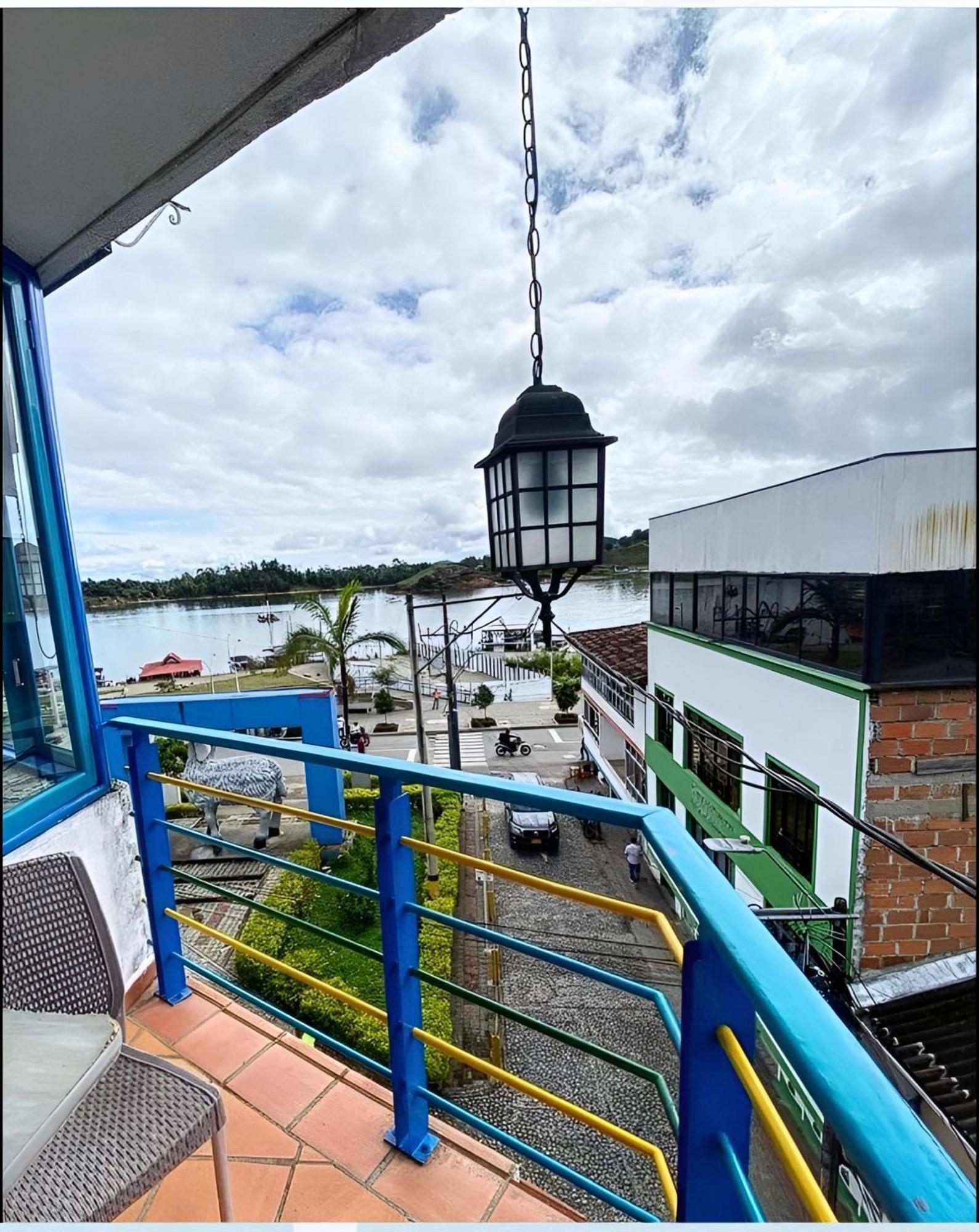 Hotel Guatatur Guatapé Eksteriør bilde