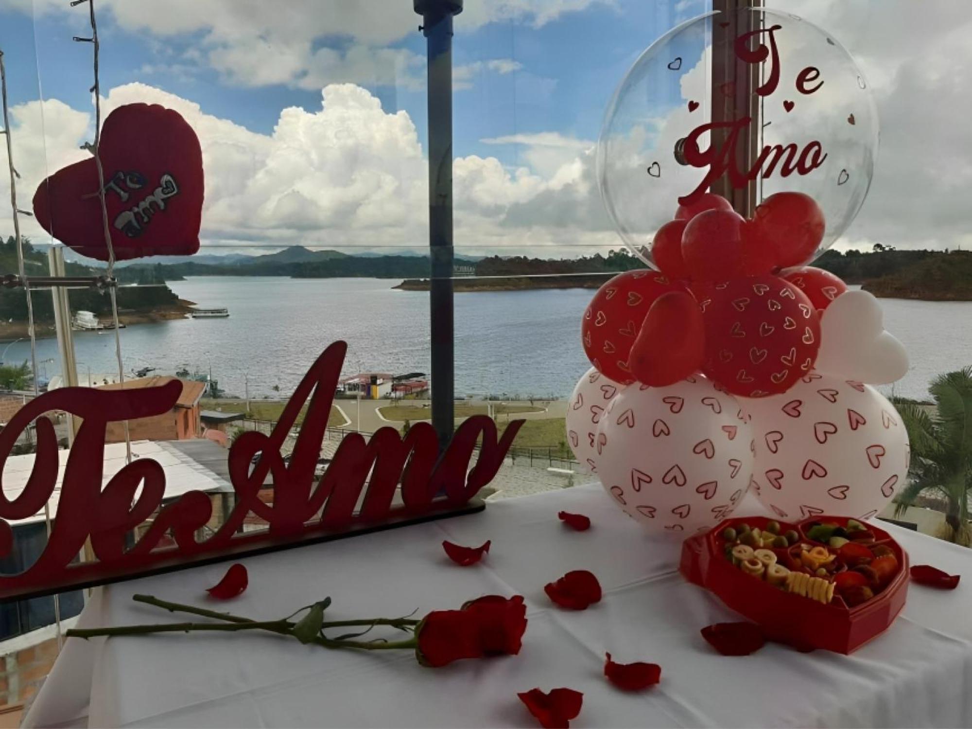 Hotel Guatatur Guatapé Eksteriør bilde