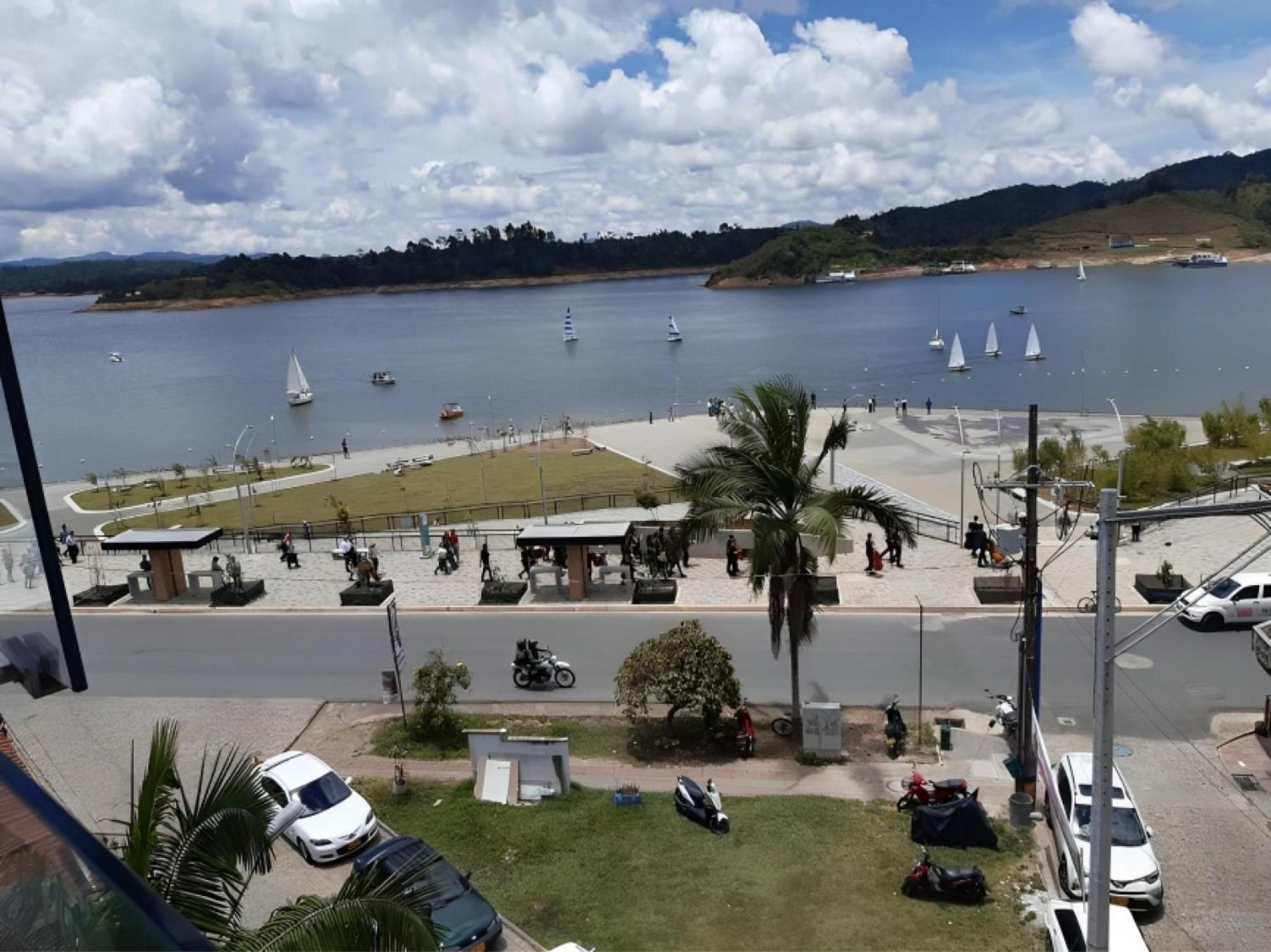 Hotel Guatatur Guatapé Eksteriør bilde