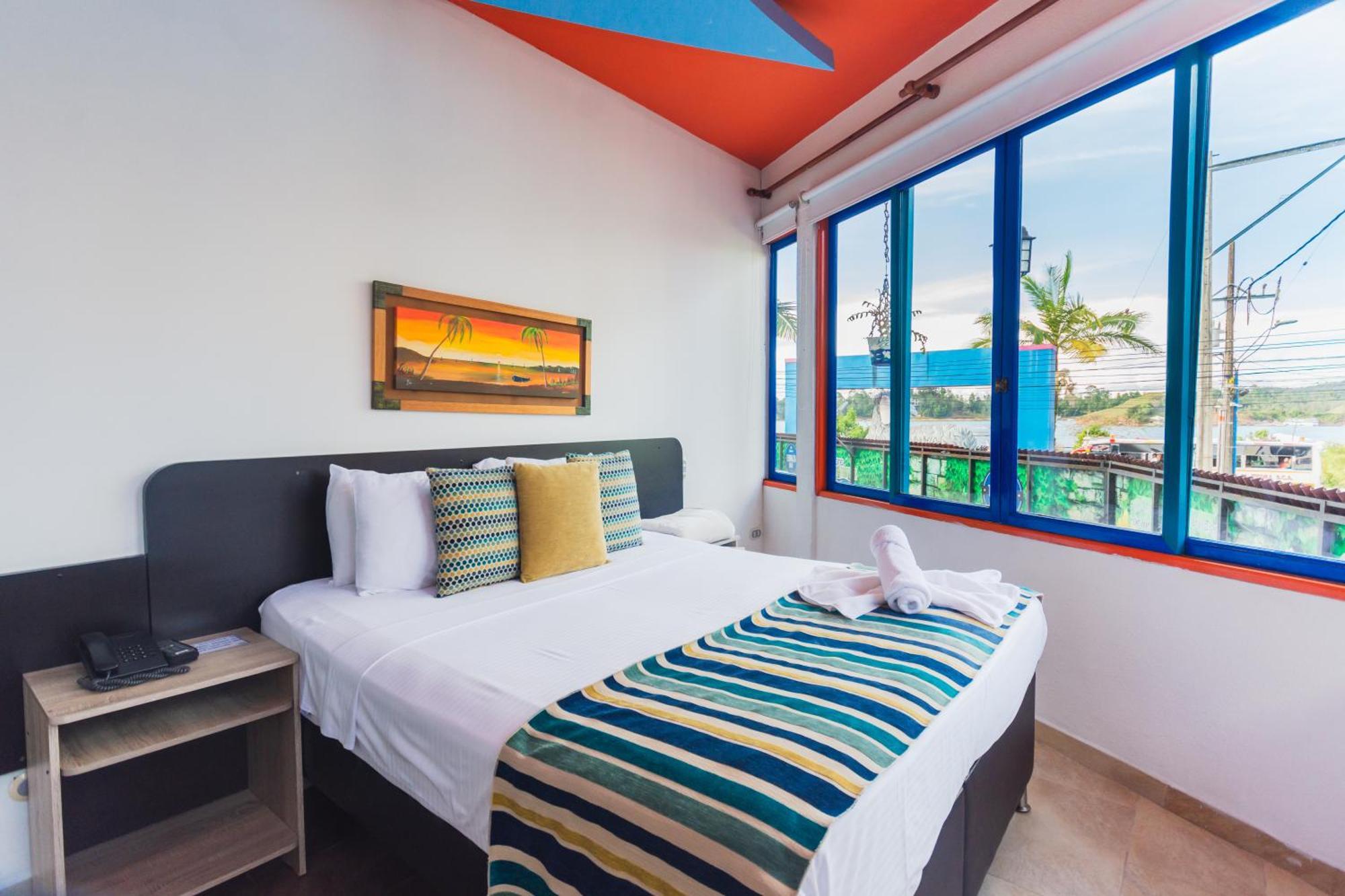 Hotel Guatatur Guatapé Eksteriør bilde