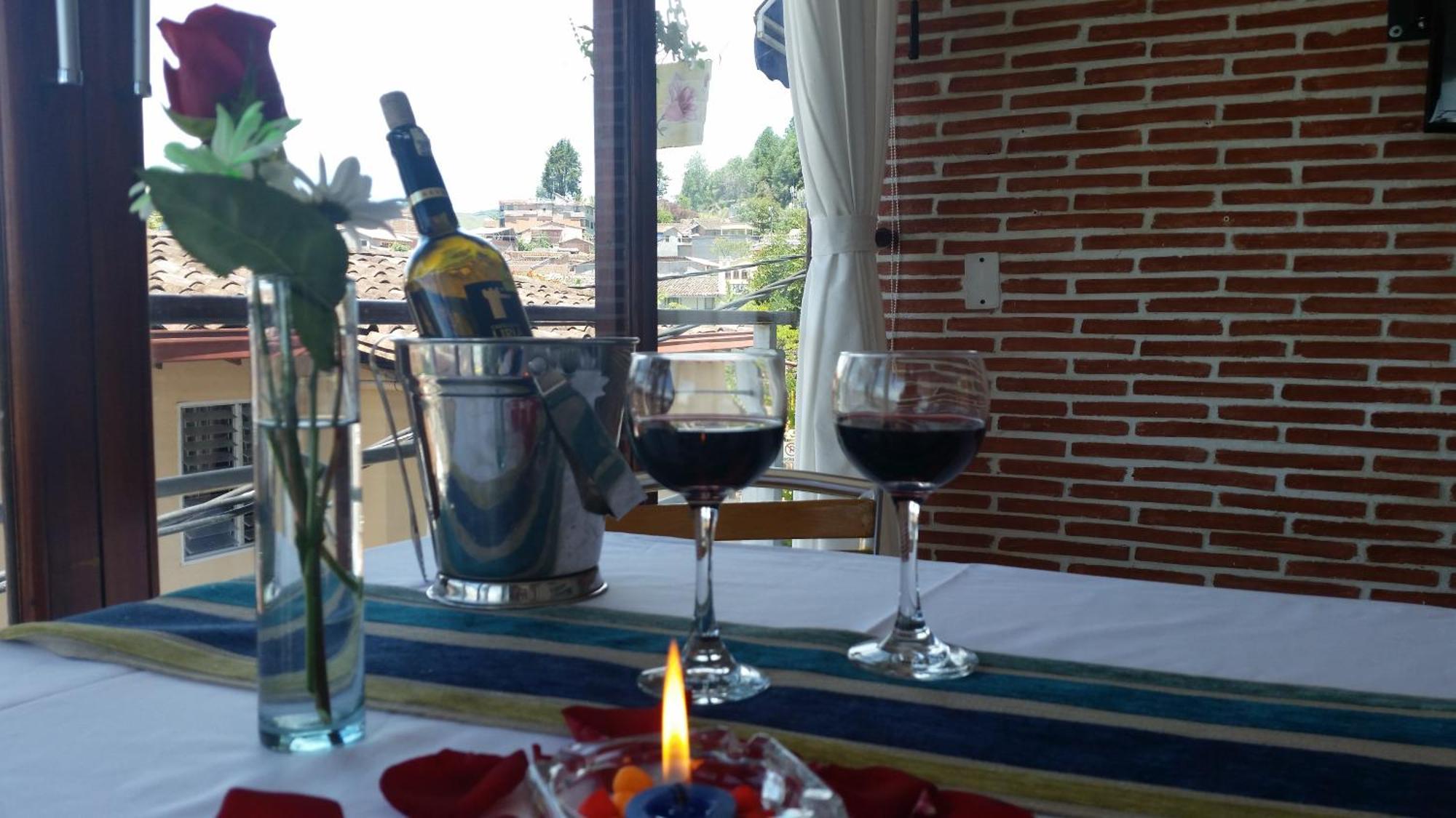 Hotel Guatatur Guatapé Eksteriør bilde